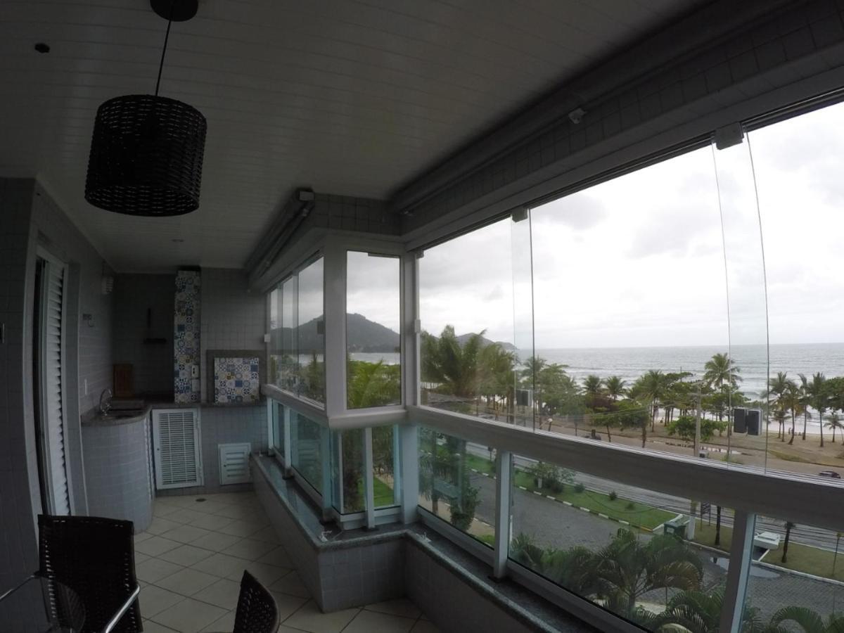 Praia Grande Ubatuba. Vista P/ o Mar Exterior foto