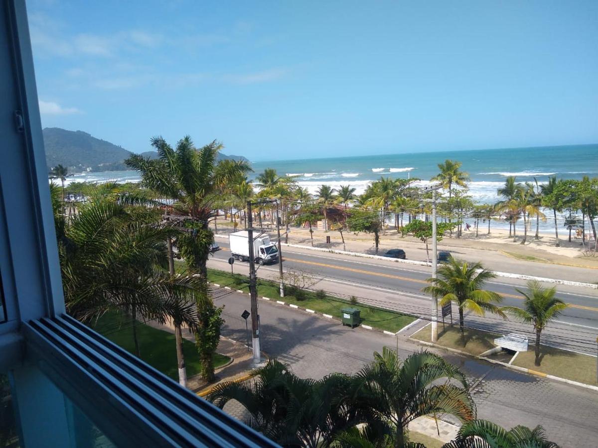 Praia Grande Ubatuba. Vista P/ o Mar Exterior foto